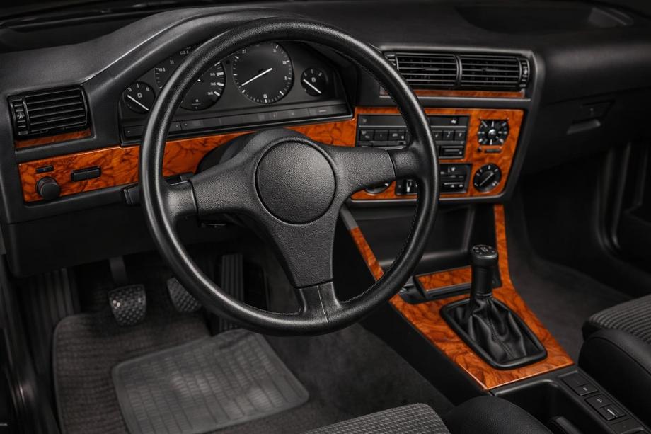 BMW 3 серія E30 1982-1994 рр. Накладки на панель Титан Image