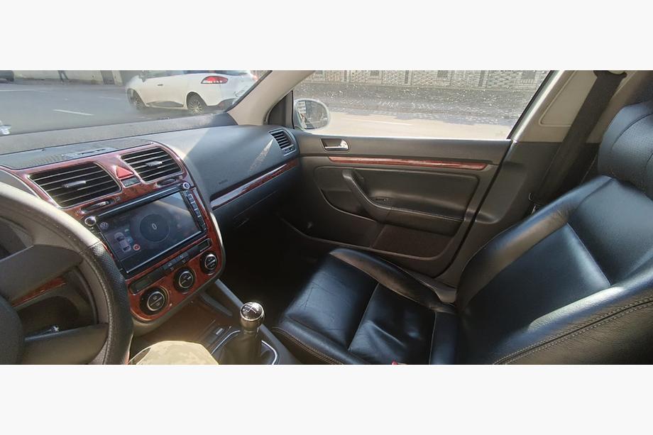 Volkswagen Golf 5 2003-2009 рр. Накладки на панель Титан Фото 6
