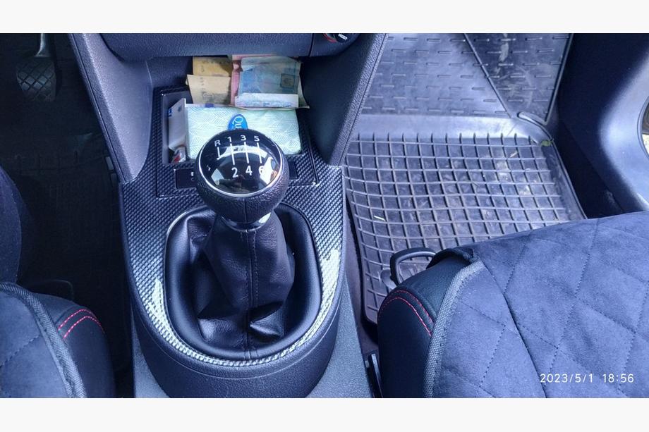 Volkswagen Touran 2003-2010 рр. Накладки на панель Карбон Фото 13