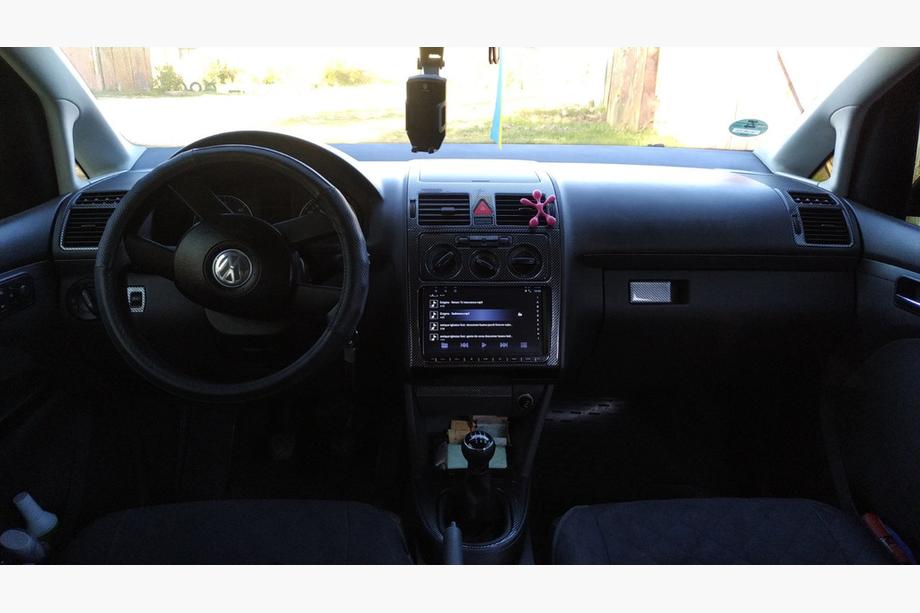 Volkswagen Touran 2003-2010 рр. Накладки на панель Карбон Фото 18