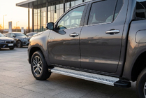 Toyota Hilux 2015- рр. Бокові пороги Maya V2 (2 шт., алюміній) фото 1