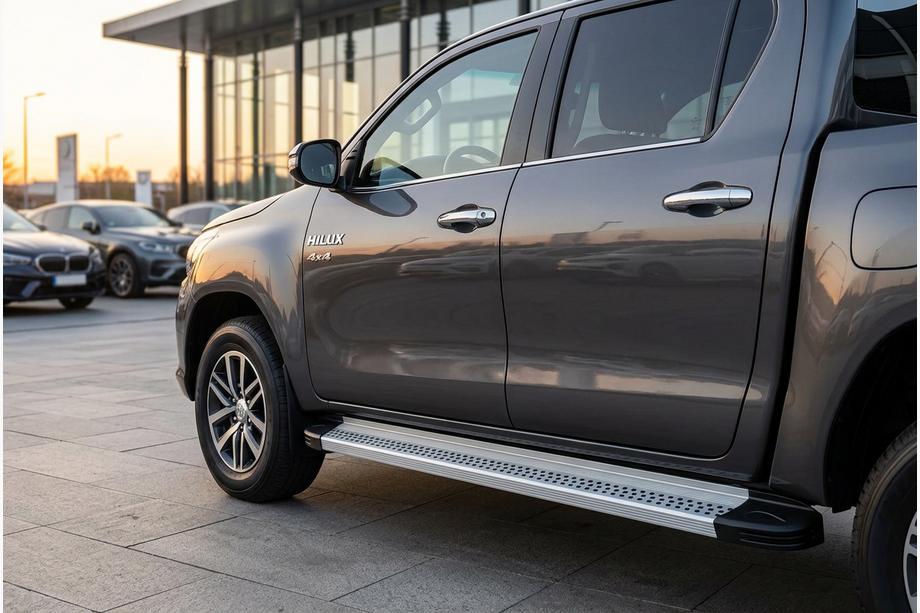 Toyota Hilux 2015- рр. Бокові пороги Maya V2 (2 шт., алюміній) Image