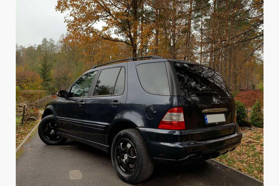 Mercedes ML W163 1997-2005 рр. Накладка над номером (нерж) Фото 3