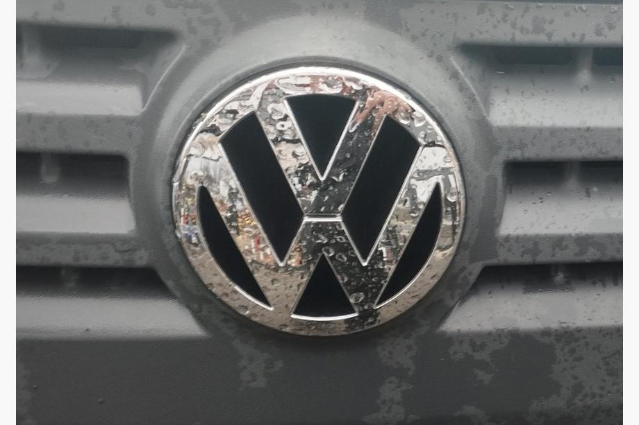 Volkswagen Passat B5 1997-2005 рр. Передній значок (2001-2005, під оригінал) Image