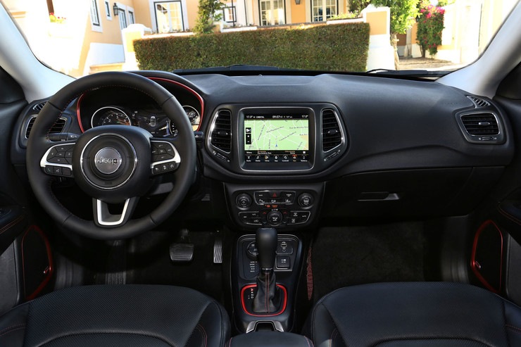 Огляд кросовера Jeep Compass серії Trailhawk