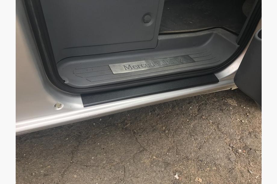 Mercedes Vito W639 2004-2014 рр. Накладки на пороги DDU Мат (2шт, пластик) Фото 3