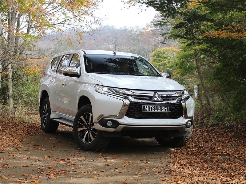 Огляд Mitsubishi Pajero Sport третього покоління