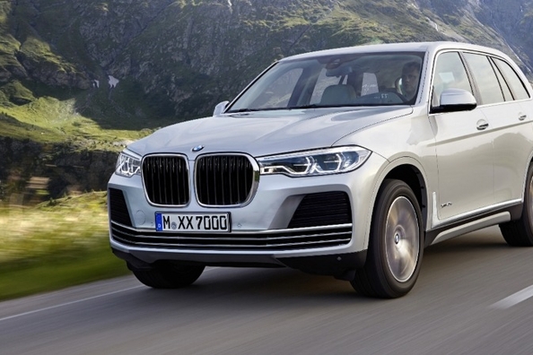 Флагманський кросовер BMW X7 представлять восени