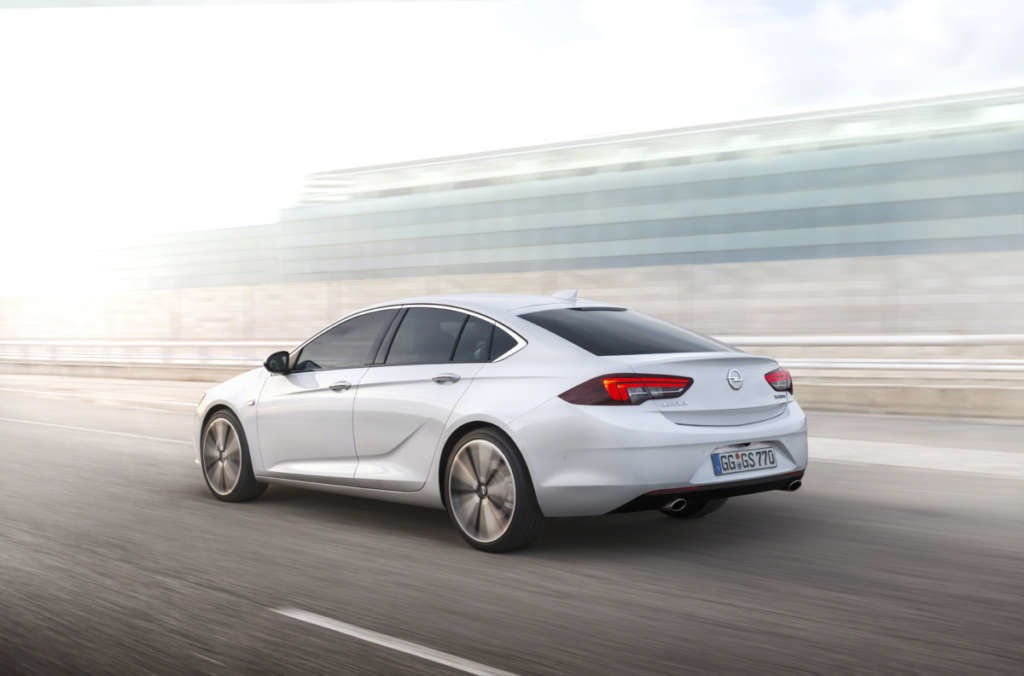 Огляд нового лифтбека Opel Insignia