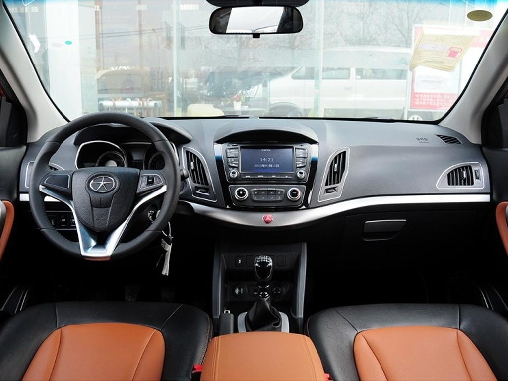Огляд кросовера JAC S5