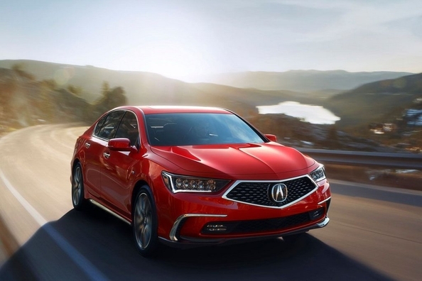 Представлений оновлений седан Acura RLX