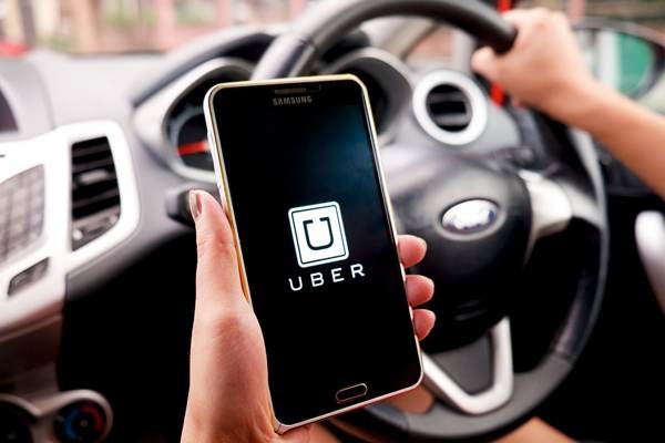 Пасажири і водії Über будуть спілкуватися через вбудований чат