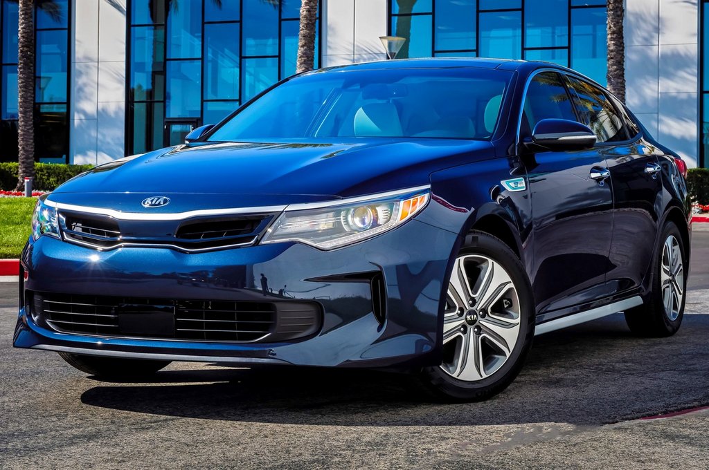 Огляд Kia Optima Hybrid 2017-го року