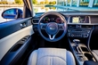 Огляд Kia Optima Hybrid 2017-го року фото 2