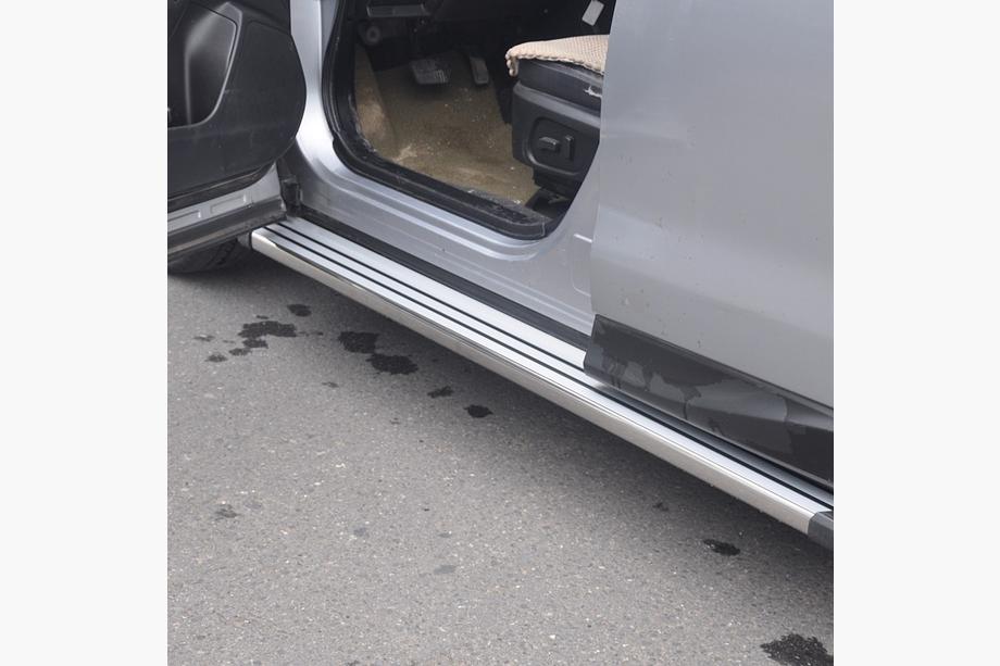 Бокові пороги Оригінал (2 шт, алюміній) Image Бокові пороги Оригінал (2 шт, алюміній) Image