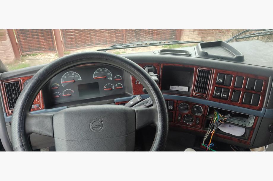 Накладки на панель 2002-2008 (під дерево) Image