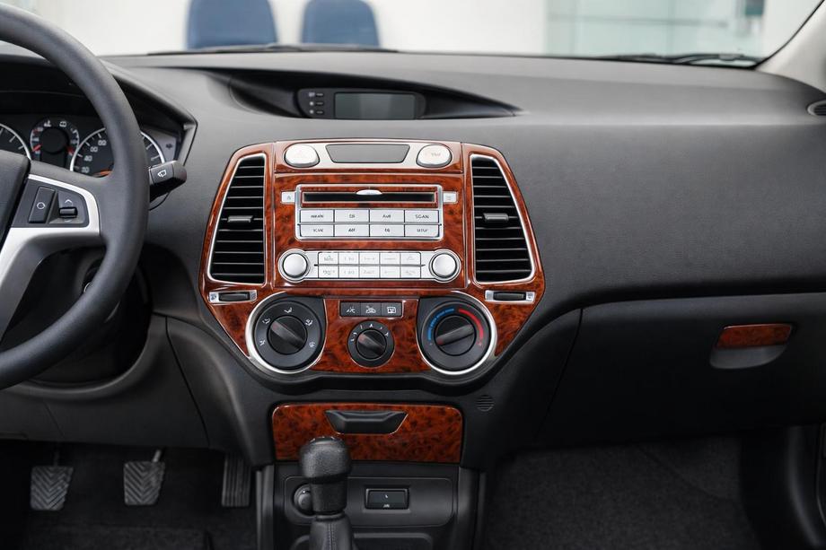 Hyundai I-20 2008-2012 рр. Накладки на панель Алюміній Image