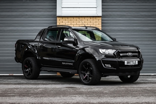 У Франкфурті представлять лімітовану версію пікапа Ford Ranger Black Edition Фото 1