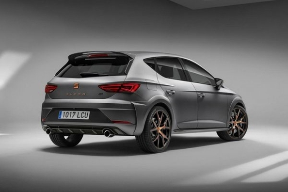 Seat розсекретив нове покоління Leon Cupra R Фото 1