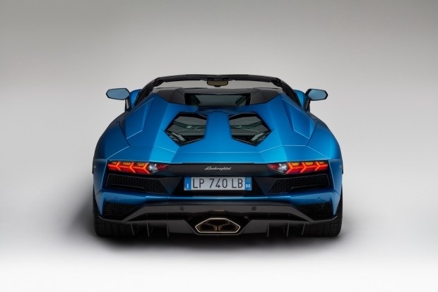 У Франкфурті представлять оновлену Lamborghini Aventador S Roadster