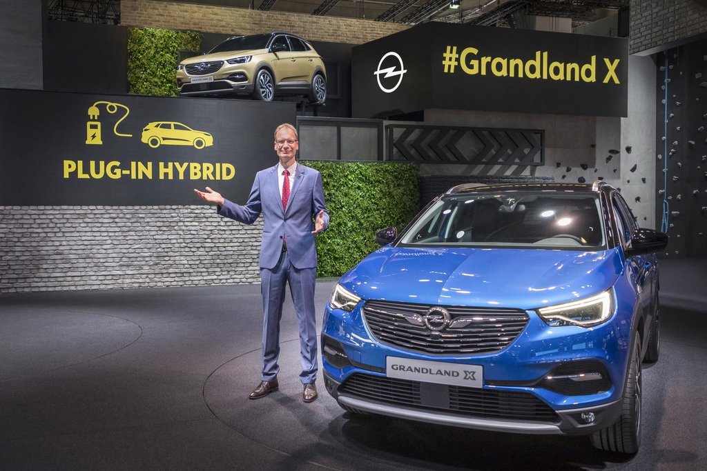 Opel презентував свій перший гібридний автомобіль