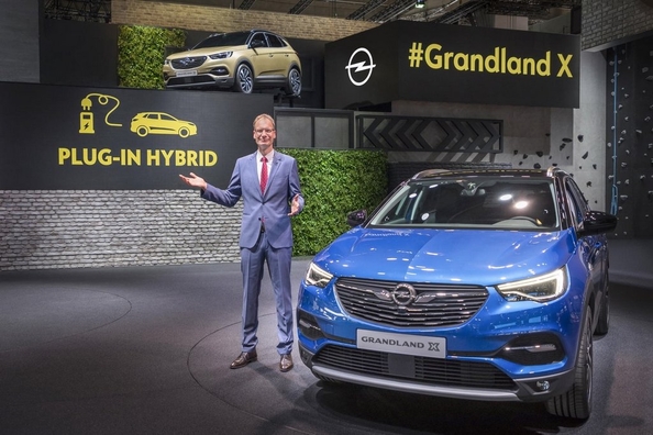 Opel презентував свій перший гібридний автомобіль