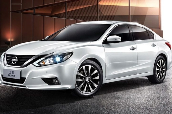 Огляд седана Nissan Teana