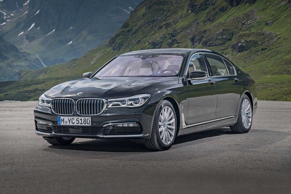 BMW доповнить сьому серію гібридними моделями