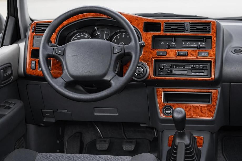 Toyota Rav 4 1996-2001 рр. Накладки на панель Алюміній Image