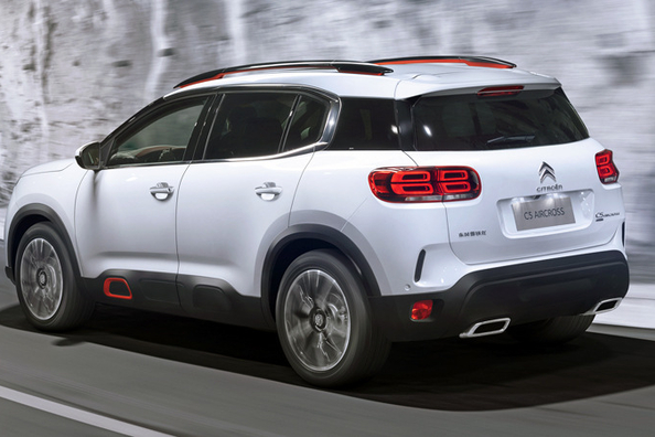 Огляд нової моделі позашляховика Citroen C5 Aircross Фото 3