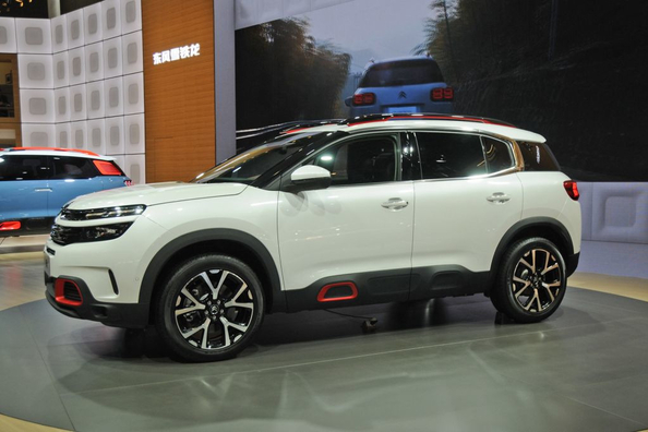 Огляд нової моделі позашляховика Citroen C5 Aircross Фото 2