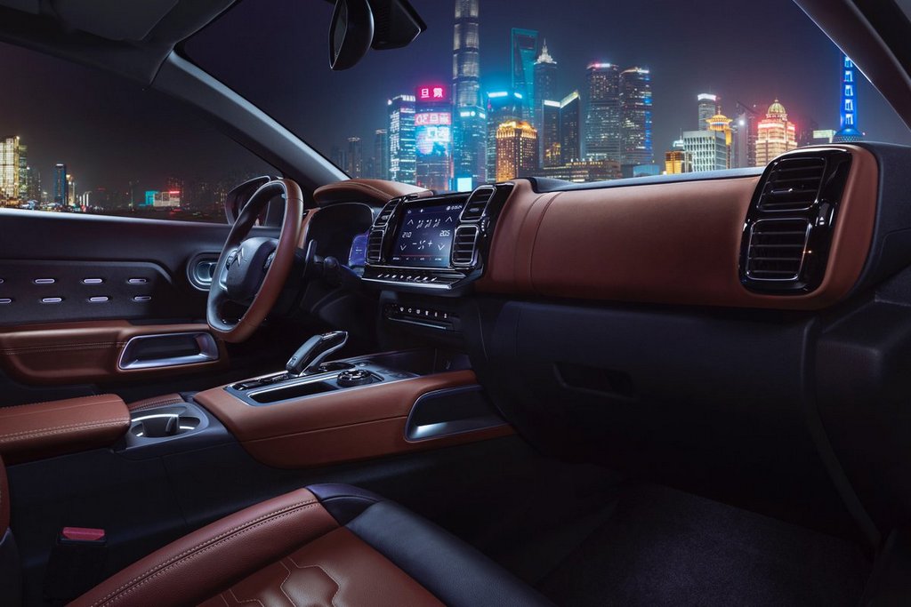 Огляд нової моделі позашляховика Citroen C5 Aircross