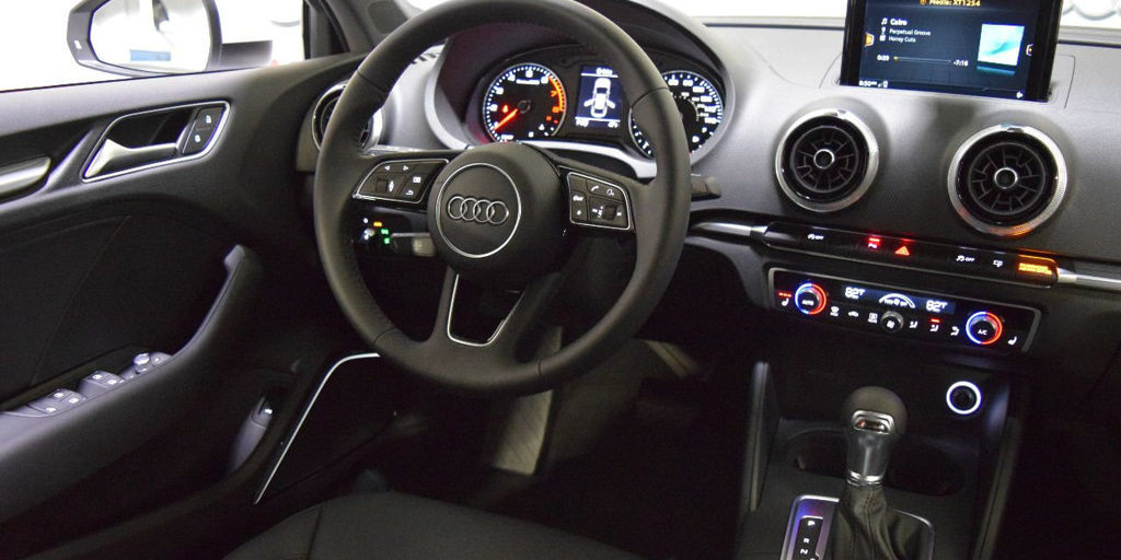 Огляд оновленої Audi A3