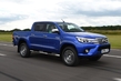 Огляд пікапа Toyota Hilux фото 2