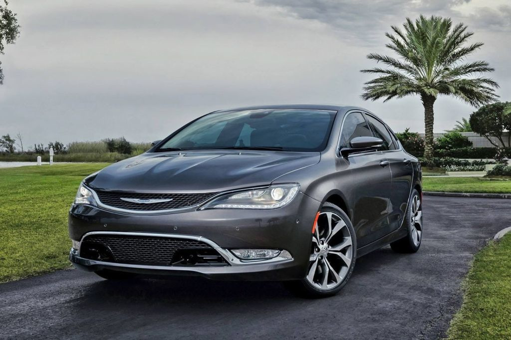 Скільки коштує новий Chrysler і які його особливості?