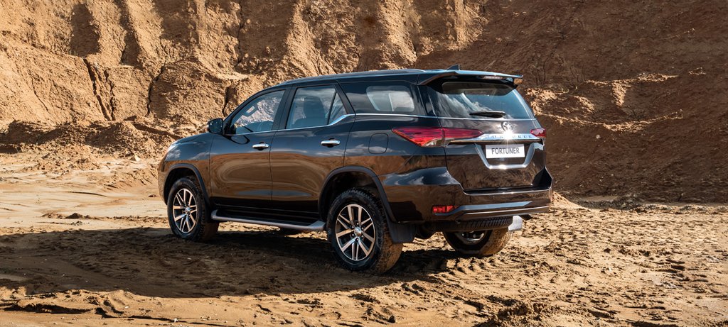 Огляд 7-місцевого позашляховика Toyota Fortuner