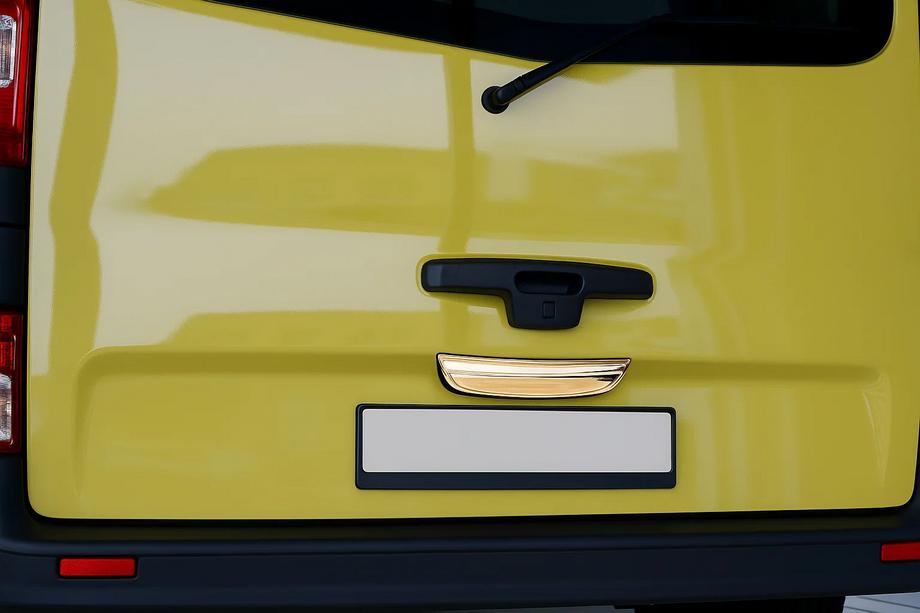 Opel Vivaro 2001-2015 рр. Хром планка над номером (нижня, нерж) Без напису, Carmos - Турецька сталь Image