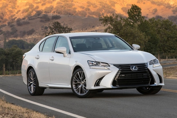 Огляд седана Lexus GS