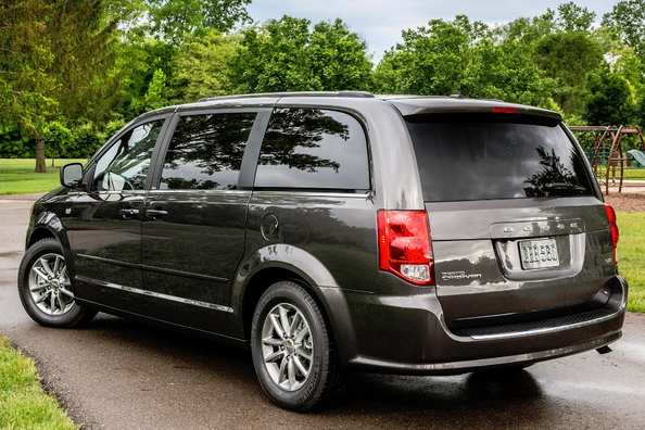 Мінівен п’ятого покоління Dodge Grand Caravan Фото 2