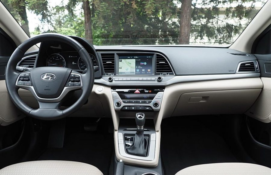 Огляд седана Hyundai Elantra шостого покоління