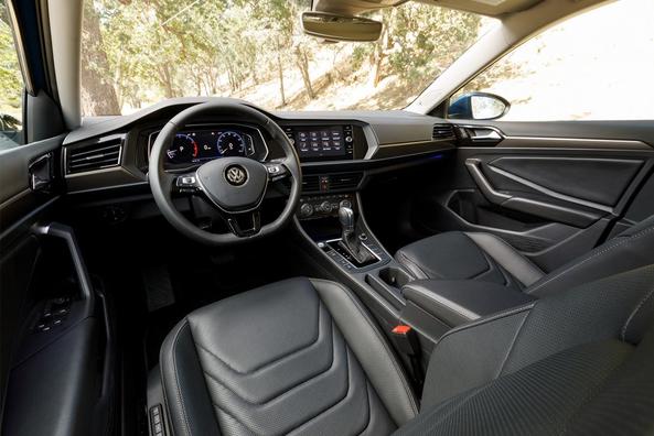 Огляд оновленого седана Volkswagen Jetta Фото 4