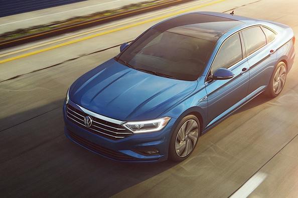 Огляд оновленого седана Volkswagen Jetta Фото 1