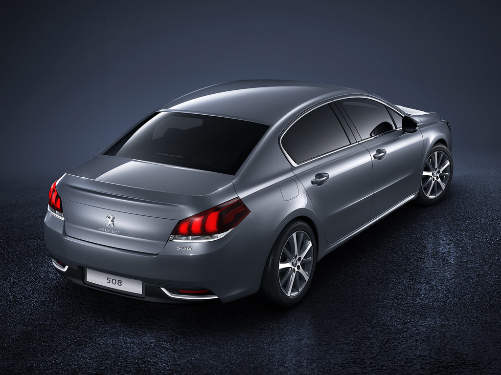 Флагманський седан Peugeot 508