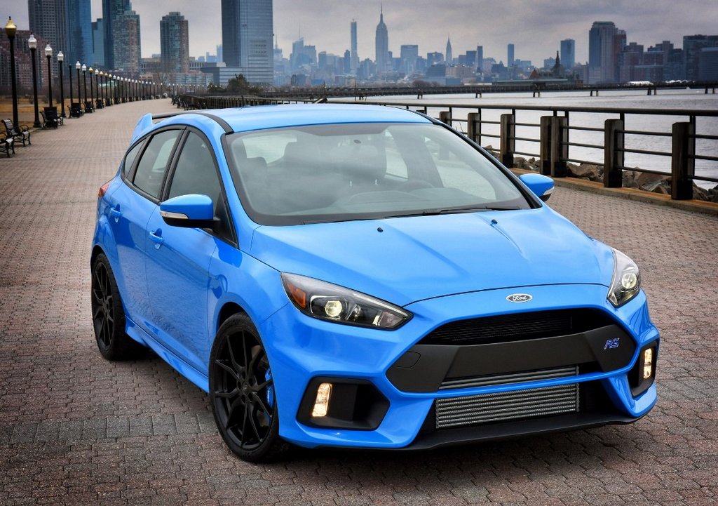 Огляд спортивної версії хетчбека Ford Focus RS