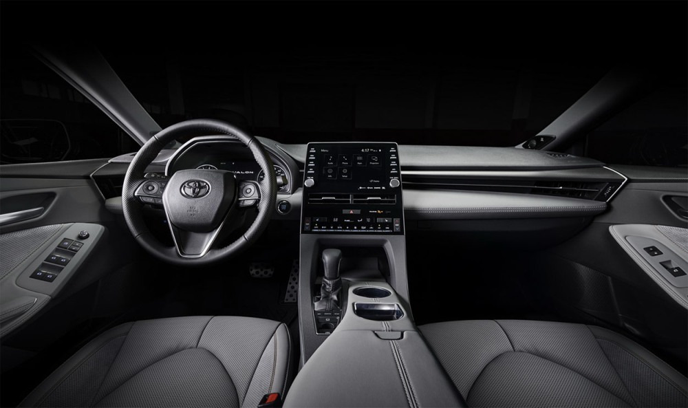 Флагманський седан Toyota Avalon 2018-го модельного року