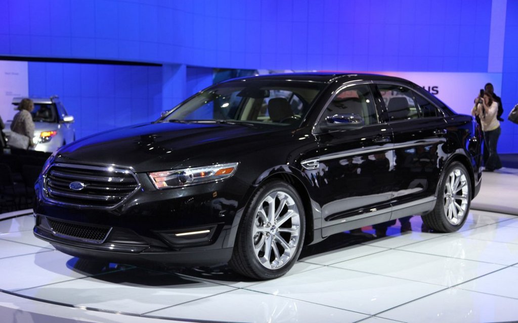 Огляд седана Ford Taurus 2013-го модельного року