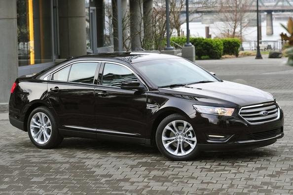Огляд седана Ford Taurus 2013-го модельного року