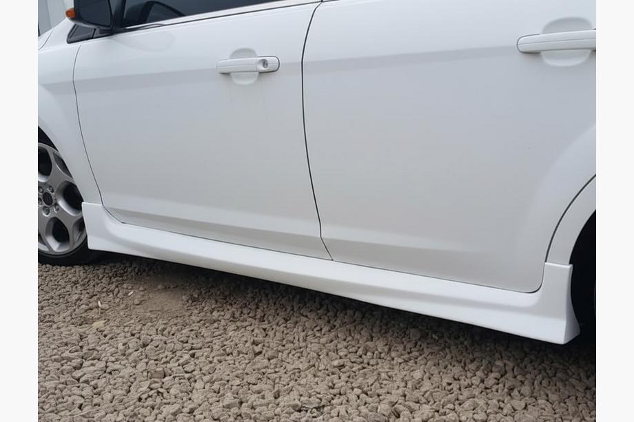 Ford Focus II 2005-2008 рр. Бокові пороги HB (під фарбування)