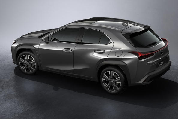 Огляд нового компактного кросовера Lexus UX 200 Фото 5