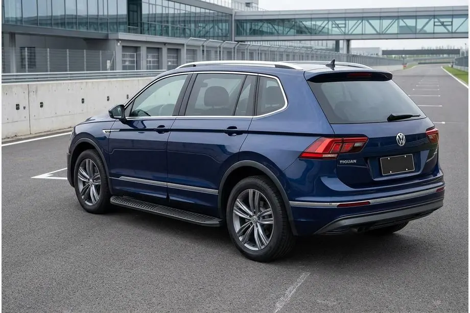 Volkswagen Tiguan 2016-2023 рр. Бокові пороги Tayga Black (2 шт., алюміній) Фото 1